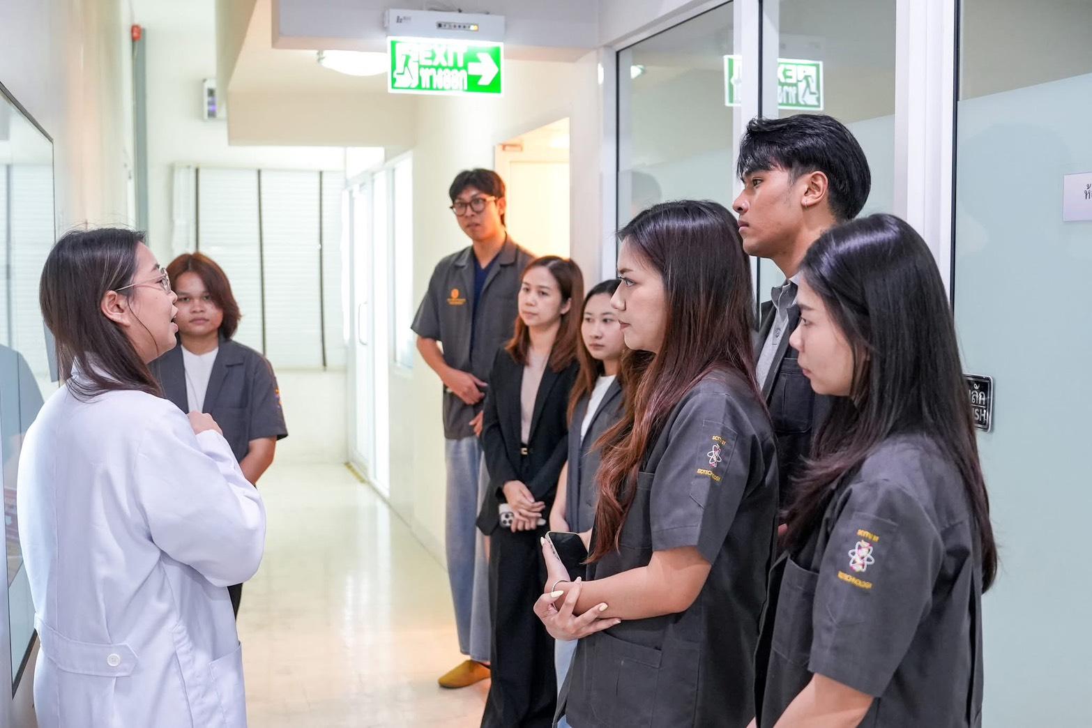 ภาพประกอบข่าว MEDEZE ต้อนรับนักศึกษาดูงานนวัตกรรมเซลล์ต้นกำเนิด